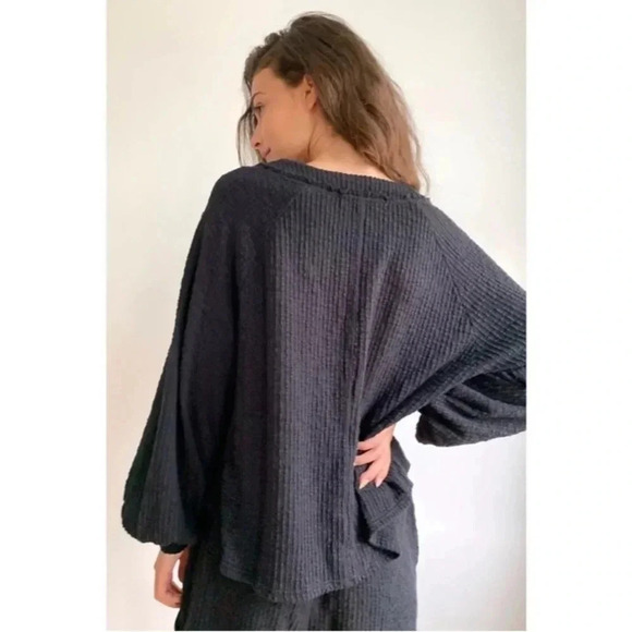 NWT Free People Beach Oasis Set Black Crop Cardigan Sweater Shorts 2 Piece Set - Picture 15 of 15